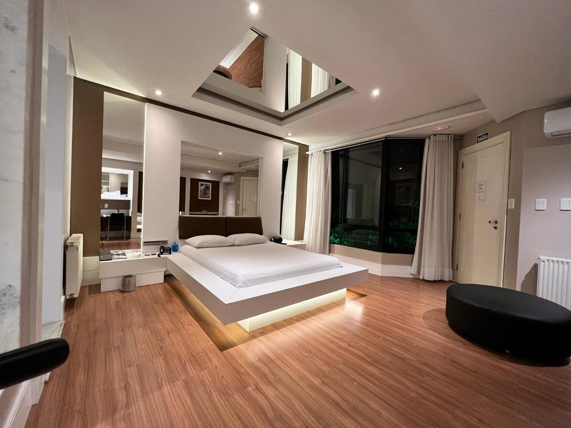 Ettus Hotel